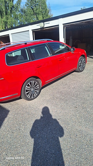Volkswagen Passat 2 of 8