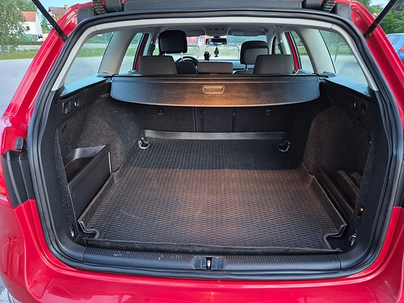 Volkswagen Passat 3 of 8