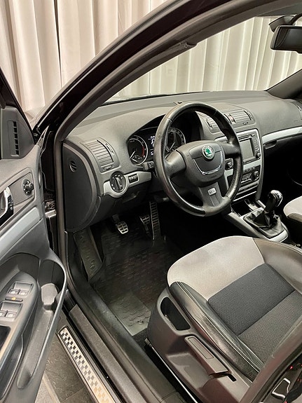 Skoda Octavia 6 of 21