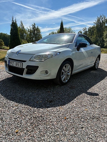 Renault Megane III 2 of 8