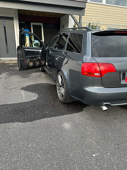 Audi A4 4 of 8