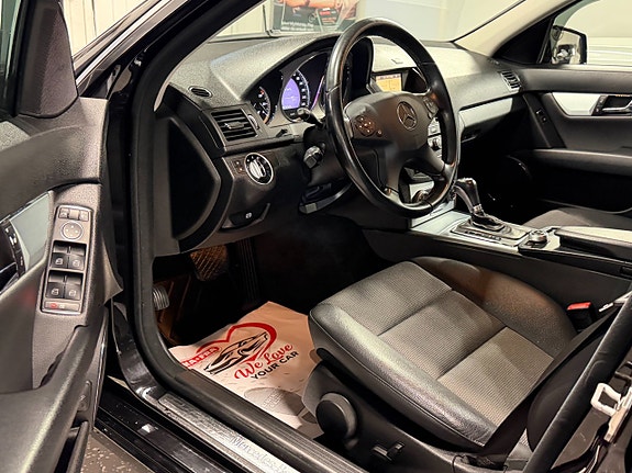 Mercedes-Benz C220 10 of 25