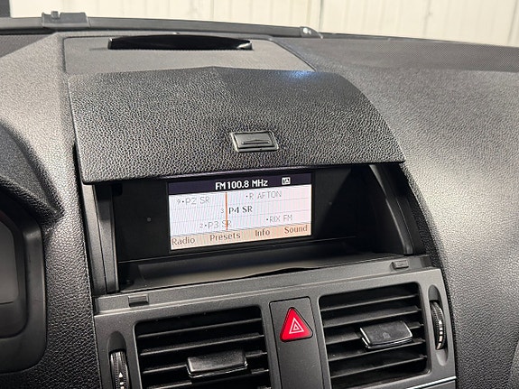 Mercedes-Benz C220 18 of 25