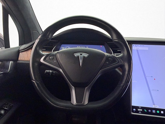 Tesla Model X 15 of 30