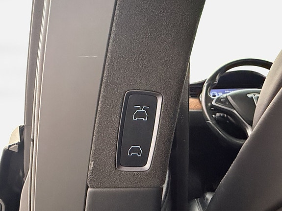 Tesla Model X 30 of 30
