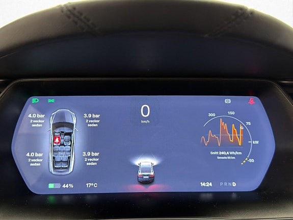 Tesla Model X 18 of 30
