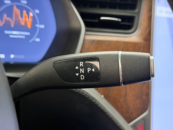 Tesla Model X 20 of 30