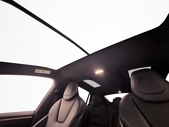 Tesla Model X 13 of 30