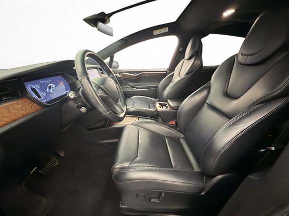 Tesla Model X 12 of 30