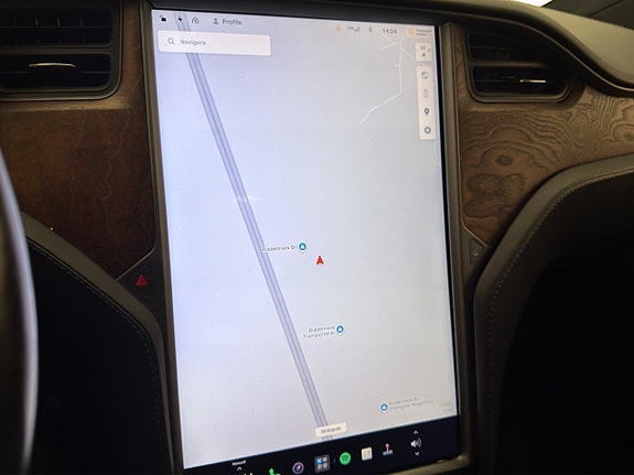 Tesla Model X 22 of 30
