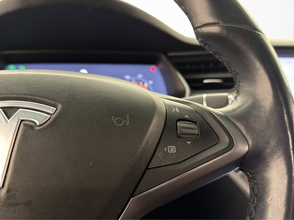 Tesla Model X 19 of 30