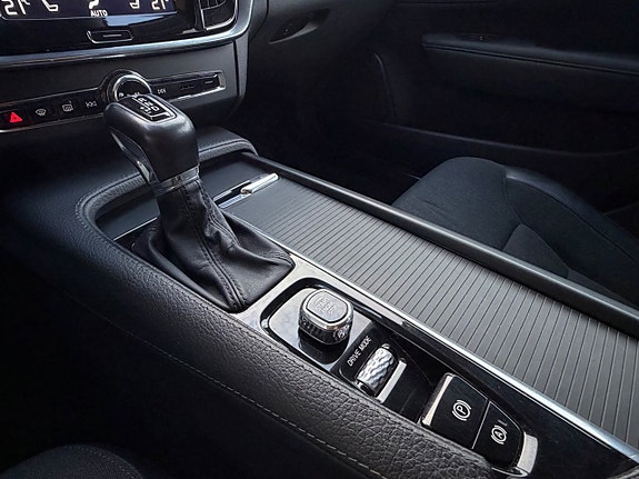 Volvo V90 Cross Country 13 of 19