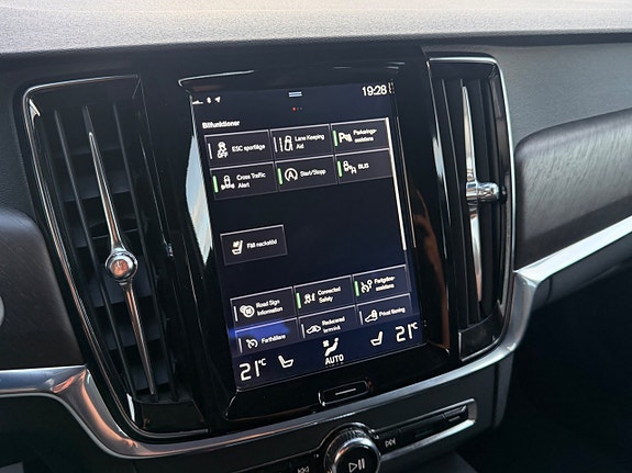 Volvo V90 Cross Country 17 of 19