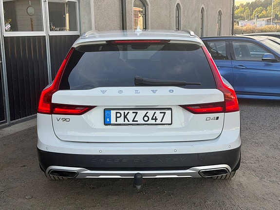 Volvo V90 Cross Country 7 of 19
