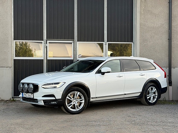 Volvo V90 Cross Country 3 of 19