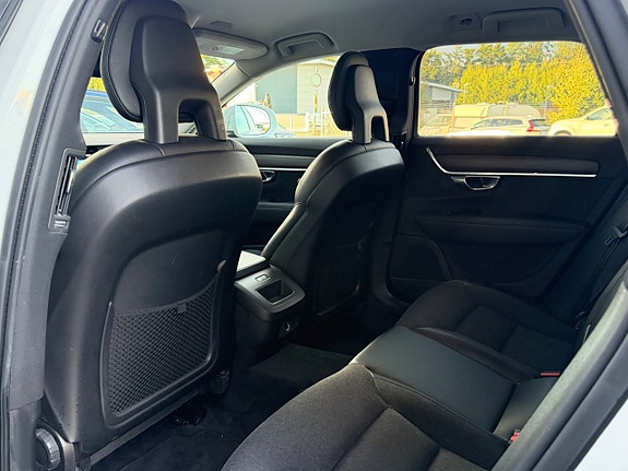 Volvo V90 Cross Country 10 of 19