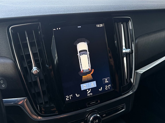 Volvo V90 Cross Country 19 of 19