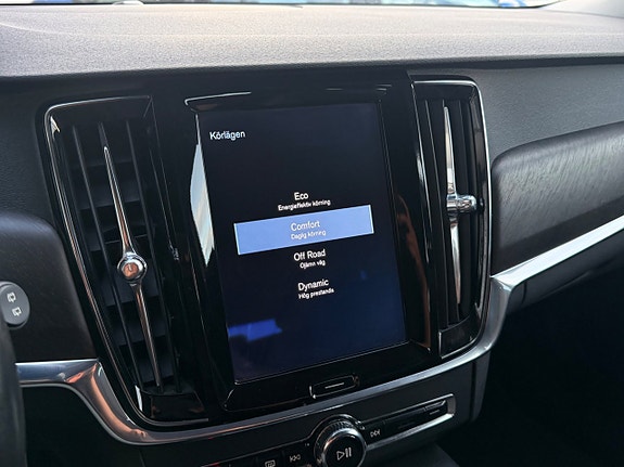 Volvo V90 Cross Country 15 of 19