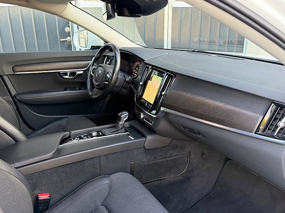 Volvo V90 Cross Country 12 of 19