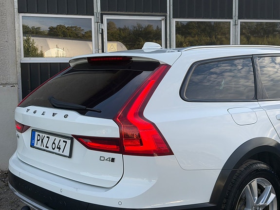 Volvo V90 Cross Country 6 of 19
