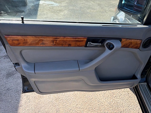 BMW 740i 20 of 22