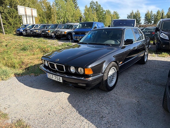 BMW 740i 17 of 22