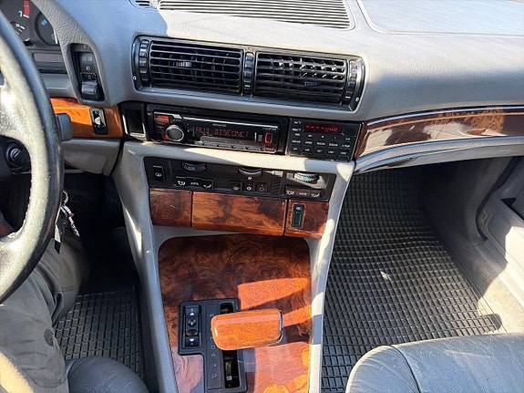 BMW 740i 21 of 22