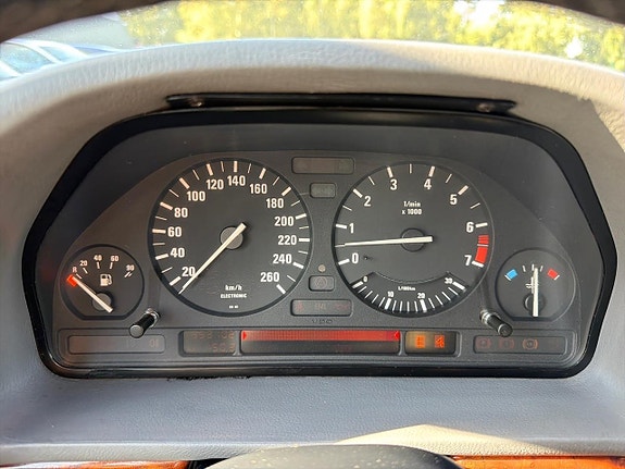 BMW 740i 12 of 22
