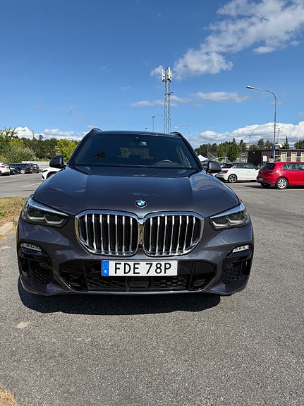 BMW X5 2 of 9
