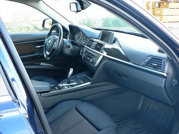 BMW 318d 10 of 12