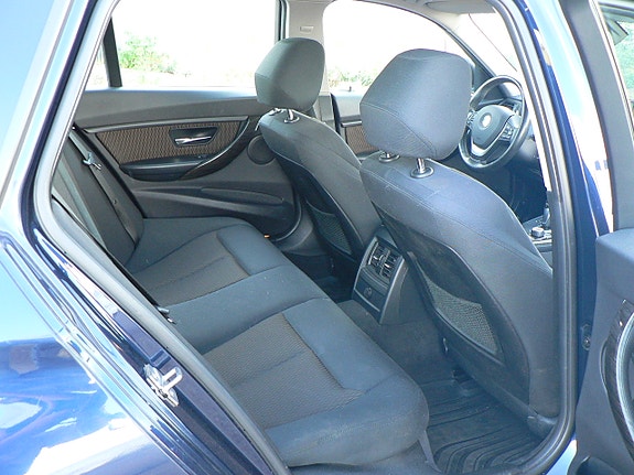 BMW 318d 11 of 12