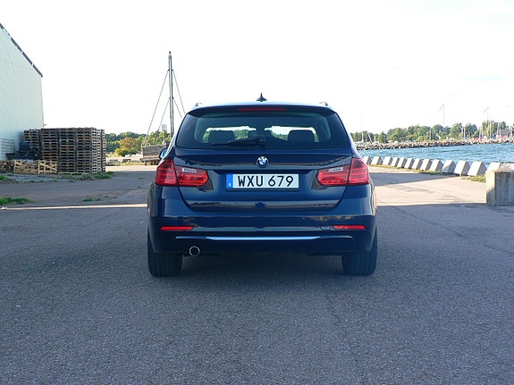BMW 318d 6 of 12