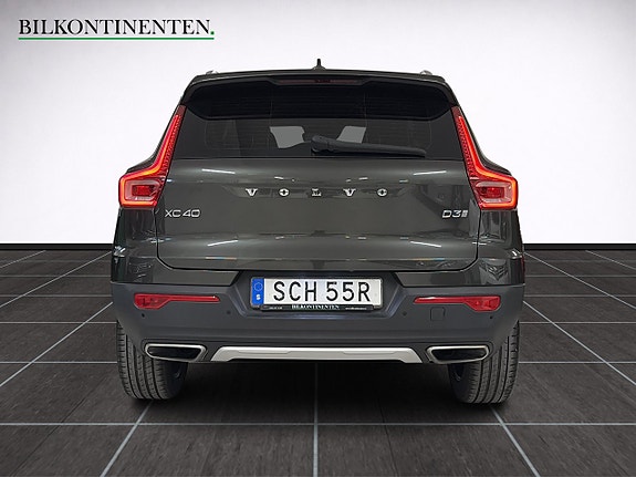 Volvo XC40 8 of 20
