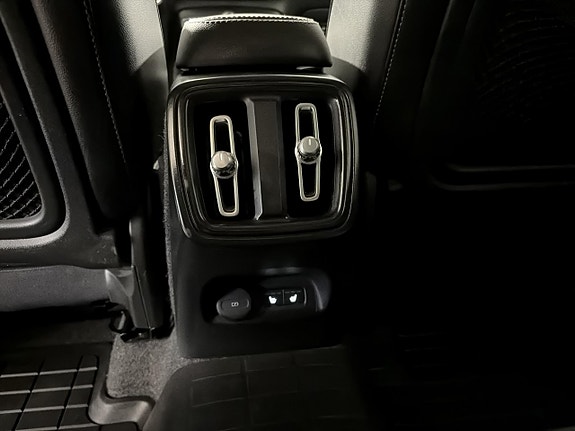 Volvo XC40 13 of 20