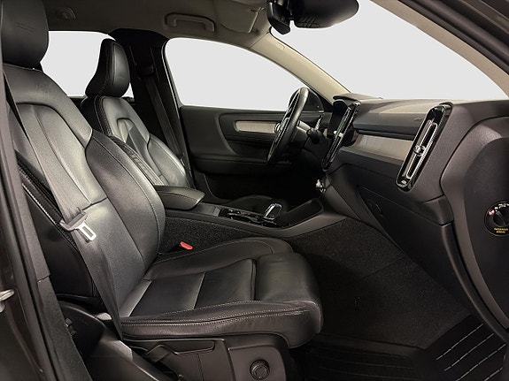 Volvo XC40 4 of 20