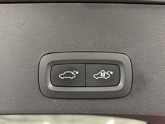 Volvo XC40 16 of 20