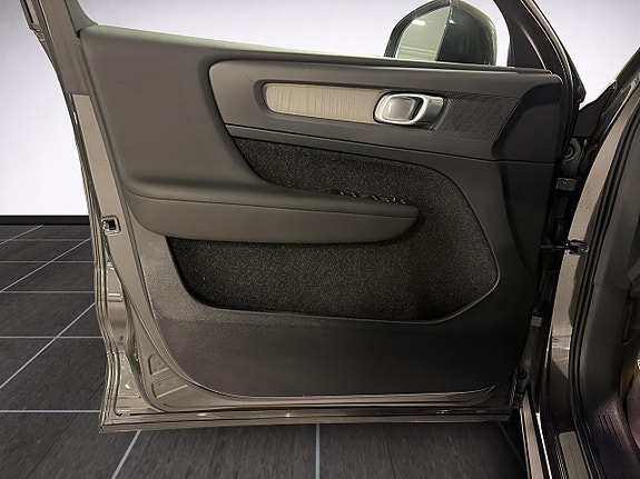 Volvo XC40 11 of 20