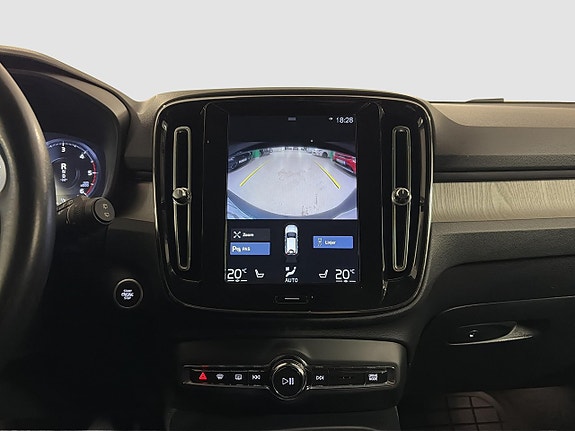 Volvo XC40 18 of 20
