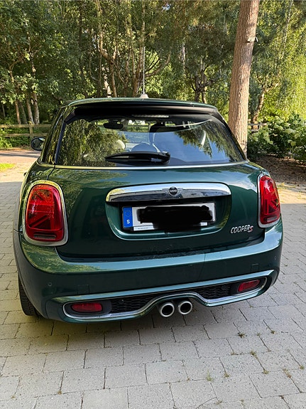 MINI Cooper S 3 of 6