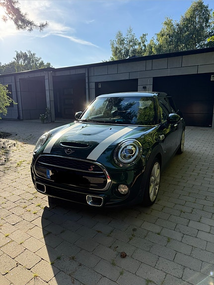 MINI Cooper S 2 of 6