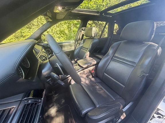 BMW X5 M 9 of 11