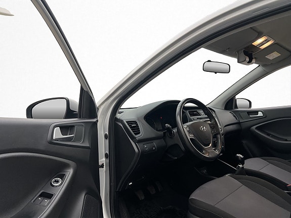Hyundai i20 10 of 26
