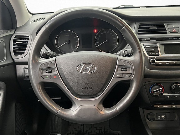 Hyundai i20 13 of 26