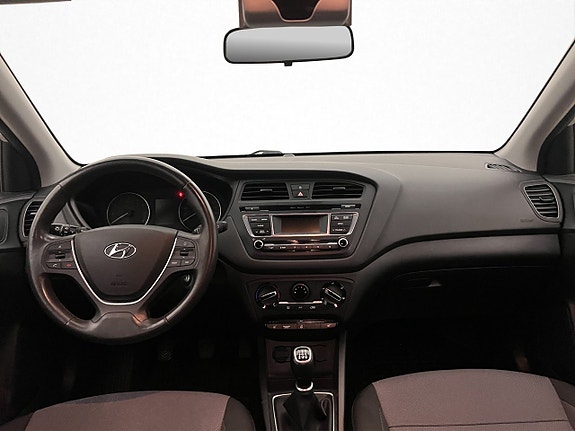 Hyundai i20 12 of 26