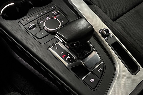 Audi A4 21 of 27