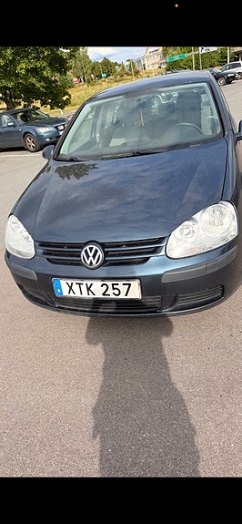 Volkswagen Golf V 5 of 5