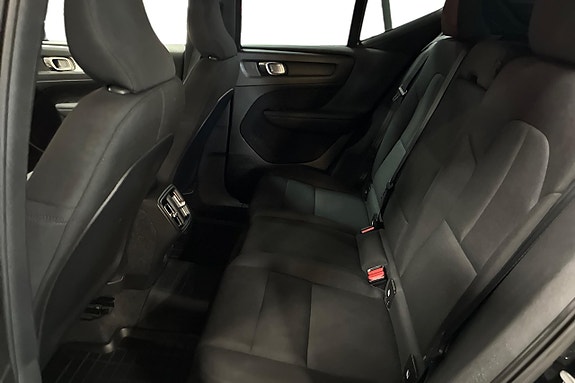 Volvo XC40 14 of 26