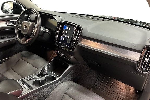 Volvo XC40 15 of 26