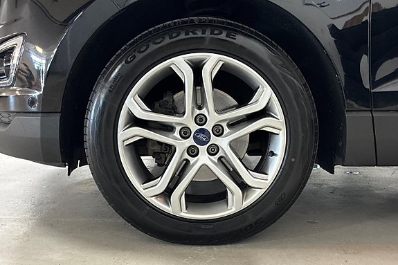 Ford Edge 11 of 29