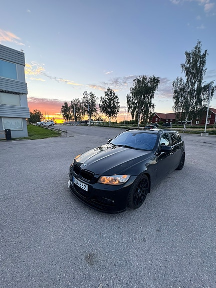 BMW 335i 5 of 6